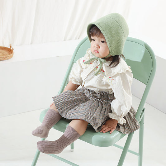 Soft baby calf socks in grey purple front picture