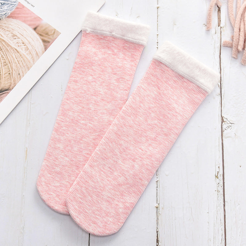 Heathered Hug Ankle Socks in peach