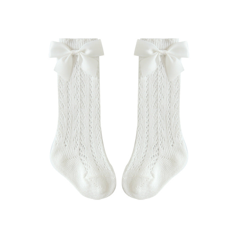 Baby calf socks in white with bow