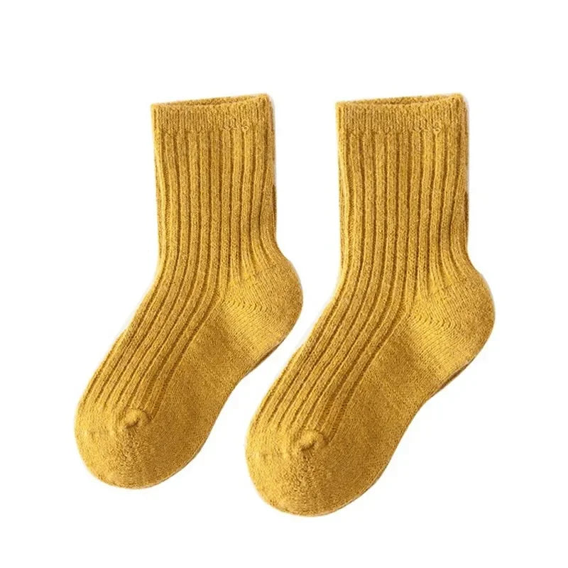 Socks in wool front picture